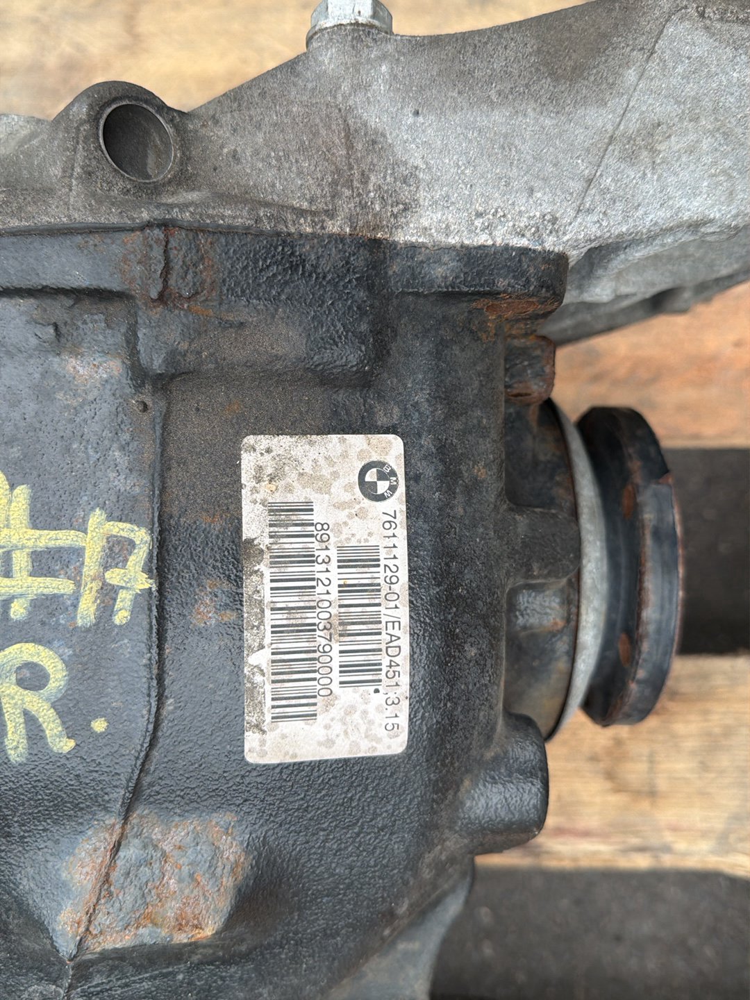 2012-2015 BMW X1 E84 SUV Rear Differential Carrier 7611129-01 OEM