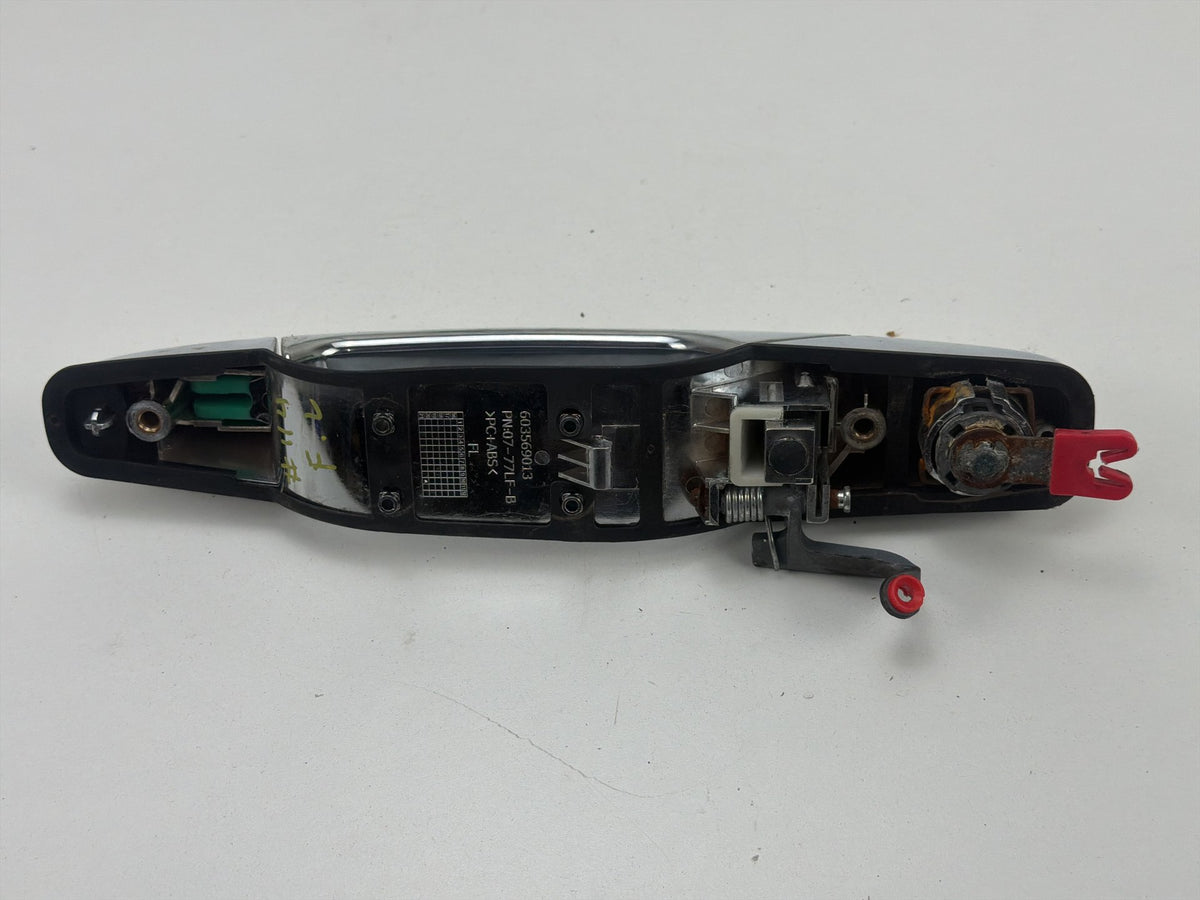 2007-2014 GMC Tahoe - Front Left Exterior Door Handle 603569013 OEM