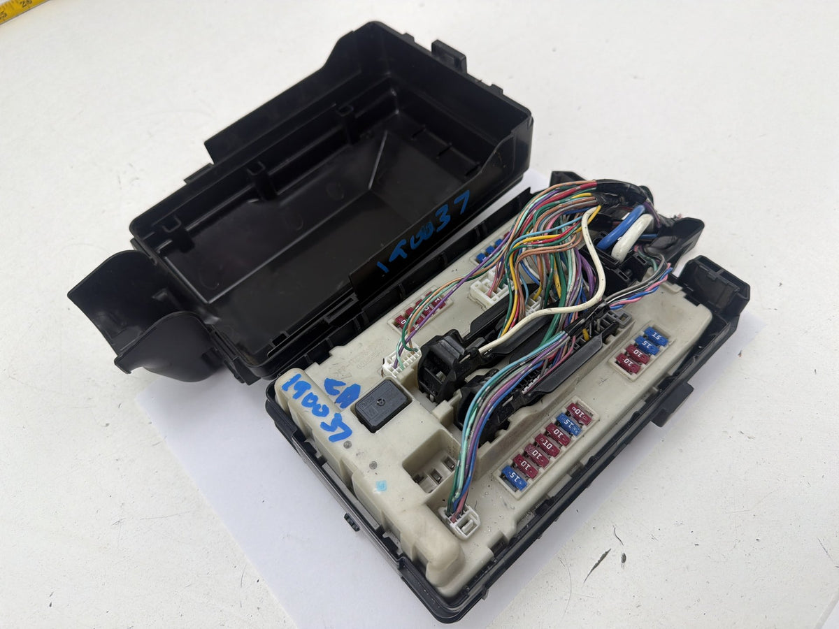 2010-2013 Infiniti G25 Fuse Box Relay Module 7154-9230-30 OEM