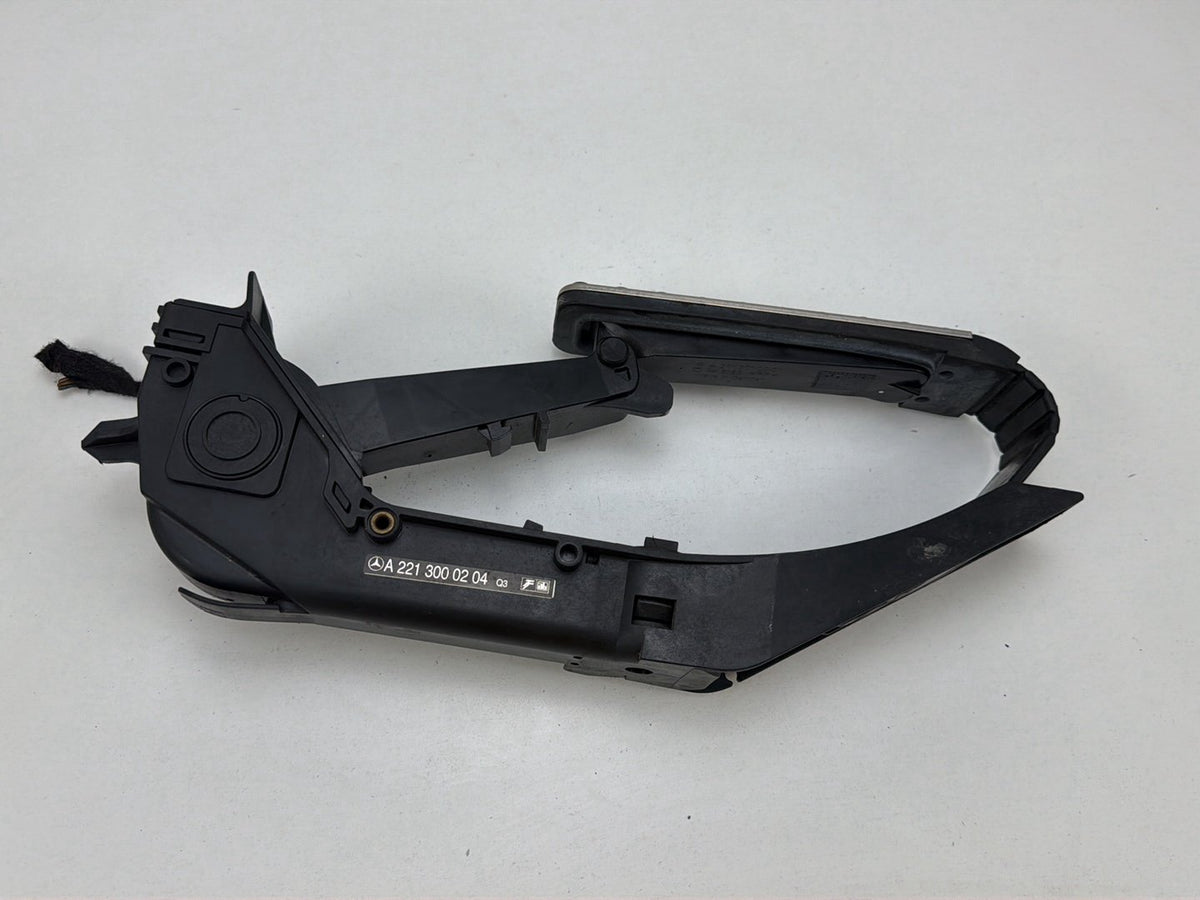 2007-2013 Mercedes-Benz S550 W221 Gas Pedal Accelerator A2213000204 OEM