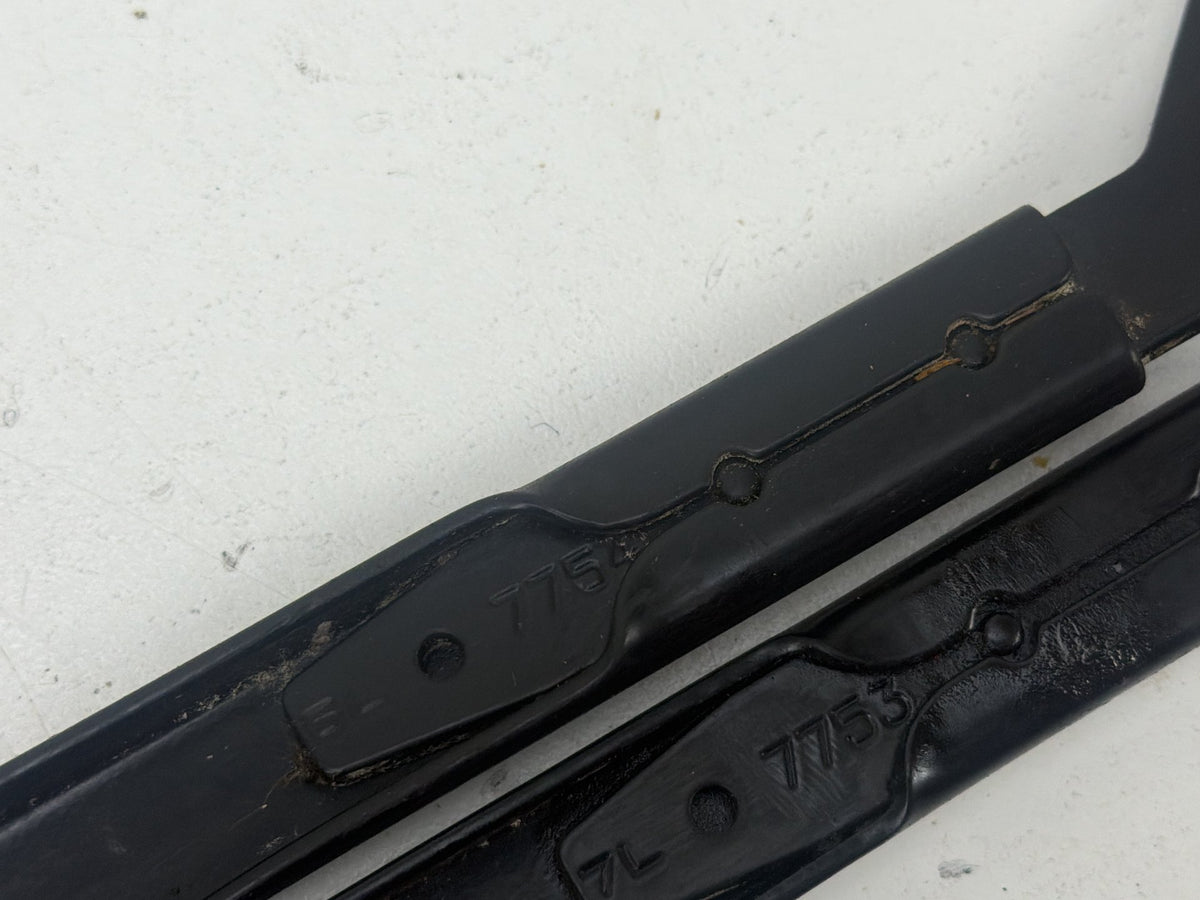 2010-2016 Buick LaCrosse Front Left & Right Windshield Wiper Arm Set of 2 OEM