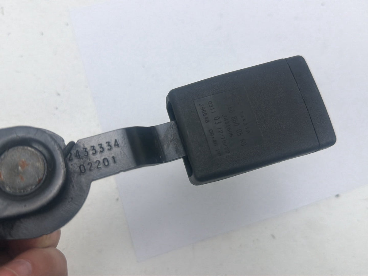 2012-2015 Mercedes-Benz ML550 Rear Right Passenger Side Seat Belt Buckle OEM