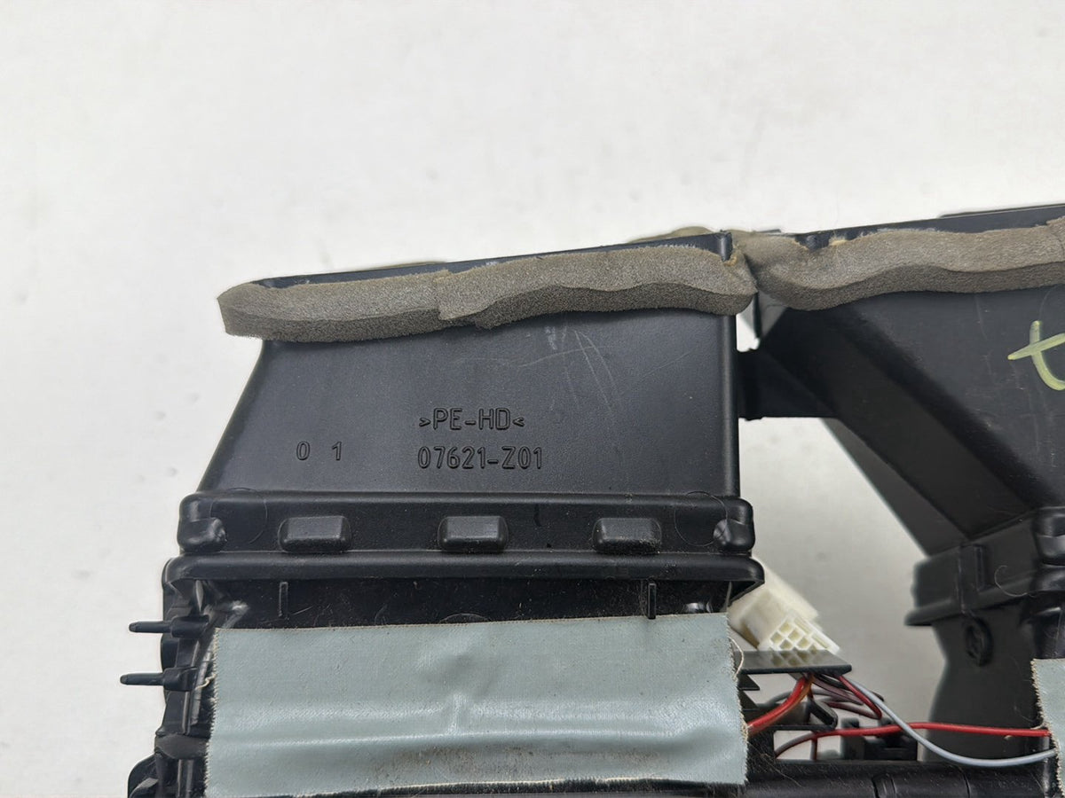 2011-2016 BMW F10 528i Center Dashboard AC Heat Air Vent Grille 07621-Z01 OEM