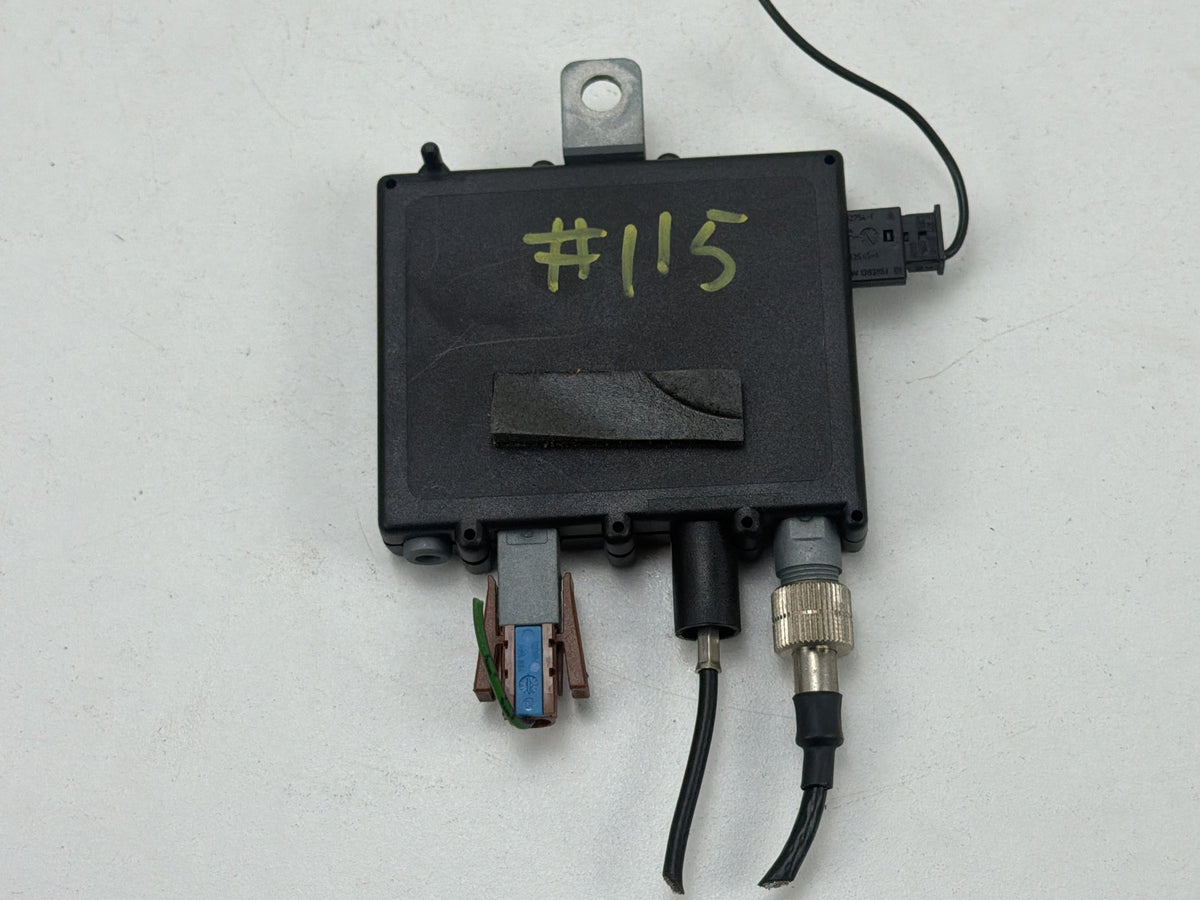 2010-2012 Land Rover Range Rover L322 Radio Antenna Amplifier Control Module OEM