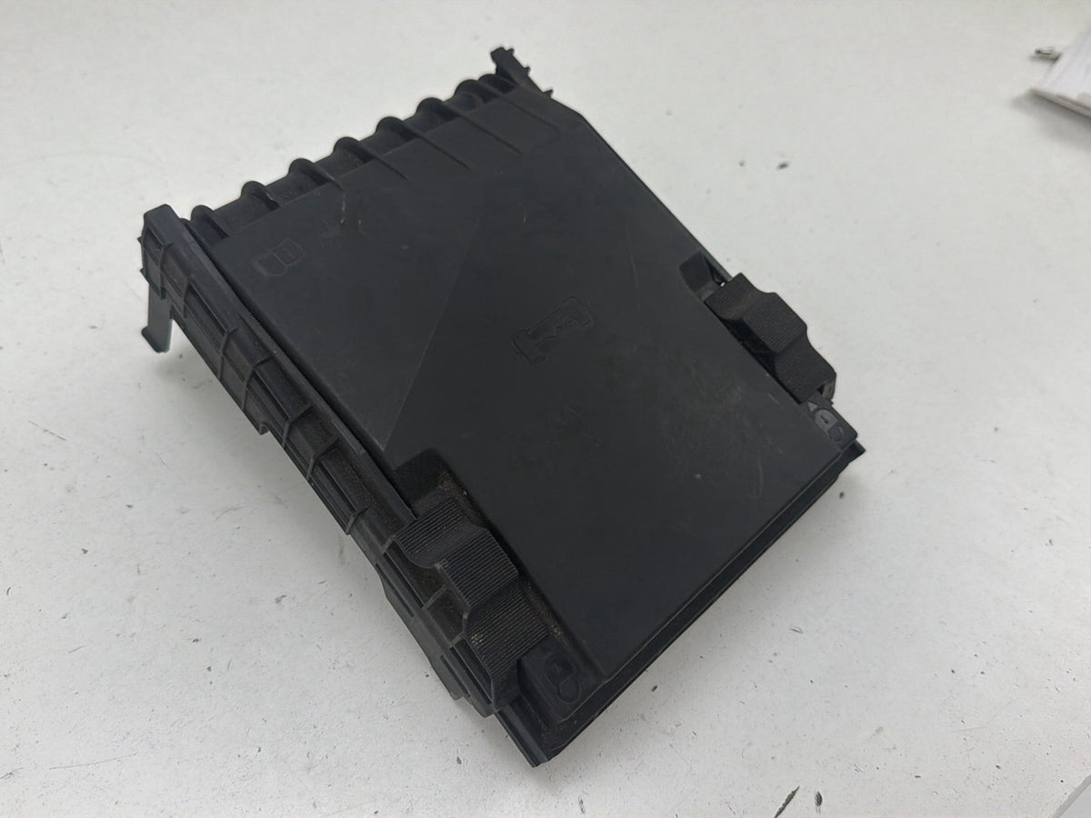 2009-2012 Volkswagen Passat Engine Fuse Relay Box Cover Trim 1K0937132F OEM