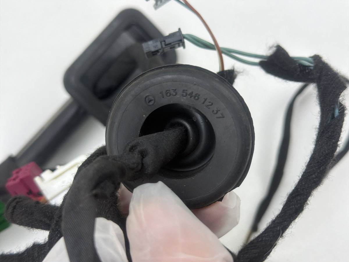 2012-2014 Mercedes Benz ML550 Door Wiring Harness C15777-100 OEM