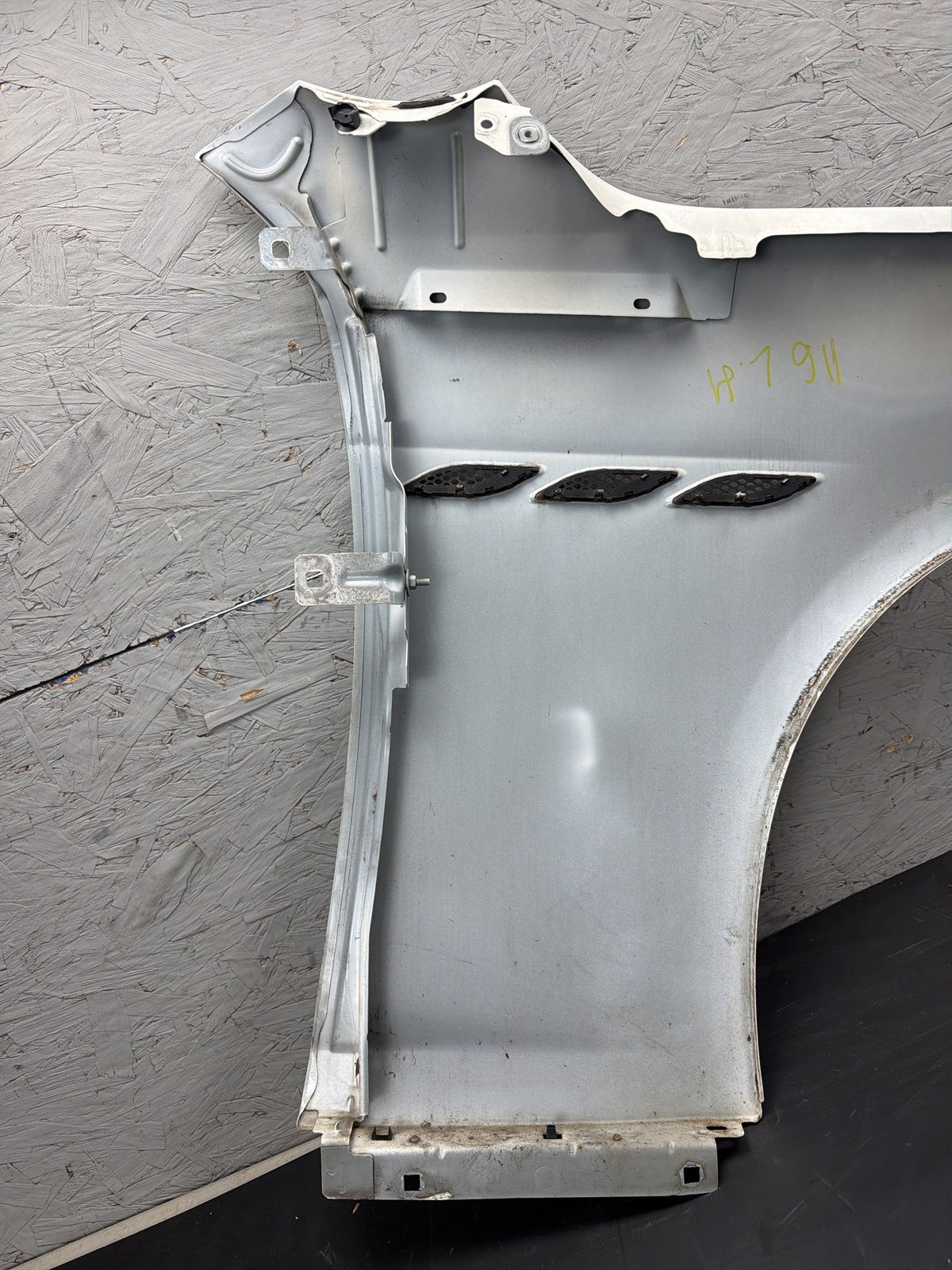 2014-2017 Maserati Ghibli Front Left Driver Side Fender Panel 670008304 OEM
