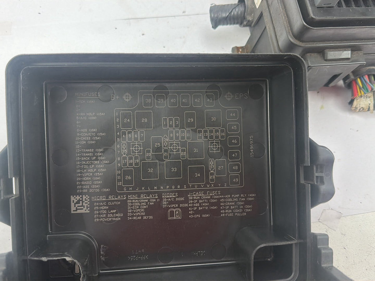 2006 Saturn Ion Engine Underhood Fuse Box Body Control Module BCM OEM
