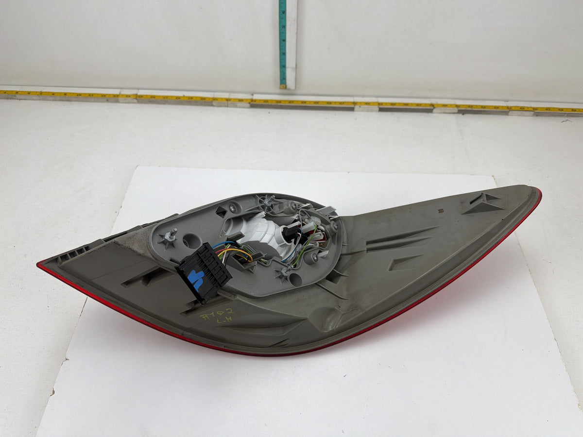 2011-2013 Mercedes-Benz R350 Rear Left Driver Side Tail Light A2518201964 OEM