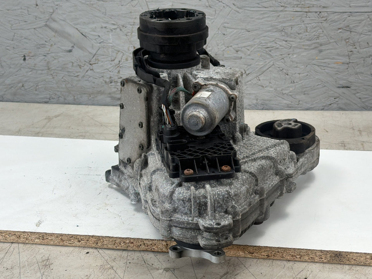 2017-2020 Jaguar F-Pace Transer Box Case Gearbox GX63-7K780-BD OEM