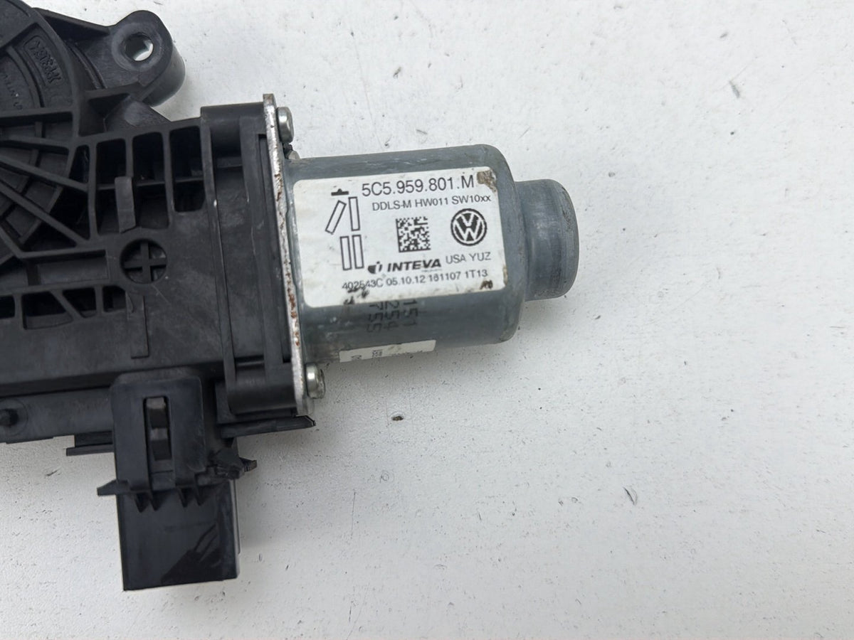 2012-2019 -Volkswagen Beetle Front Left Driver Side Window Motor 5C5959801M OEM