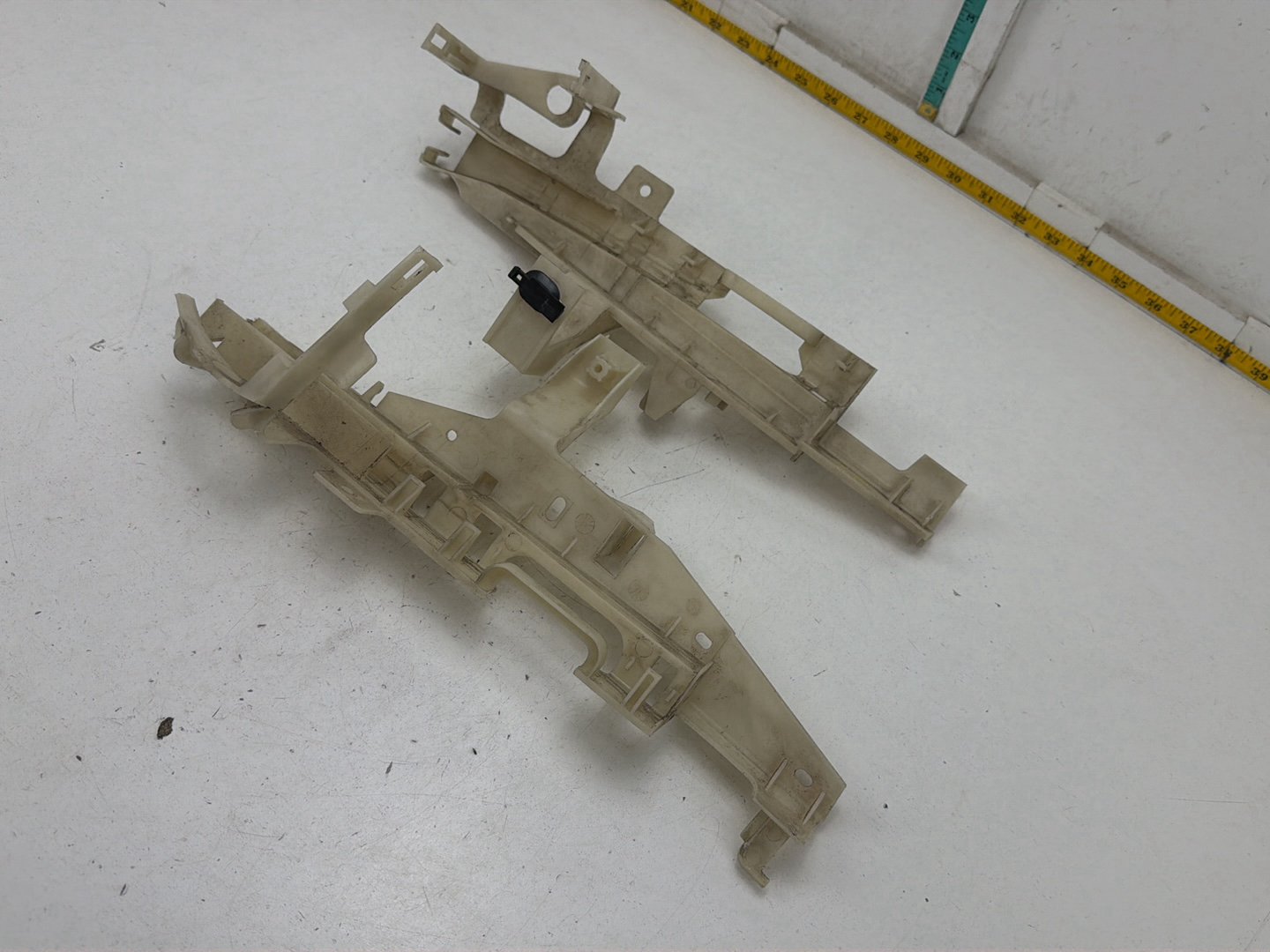2011-2015 Ford Explorer Front Left & Right Door Lock Actuator Bracket OEM