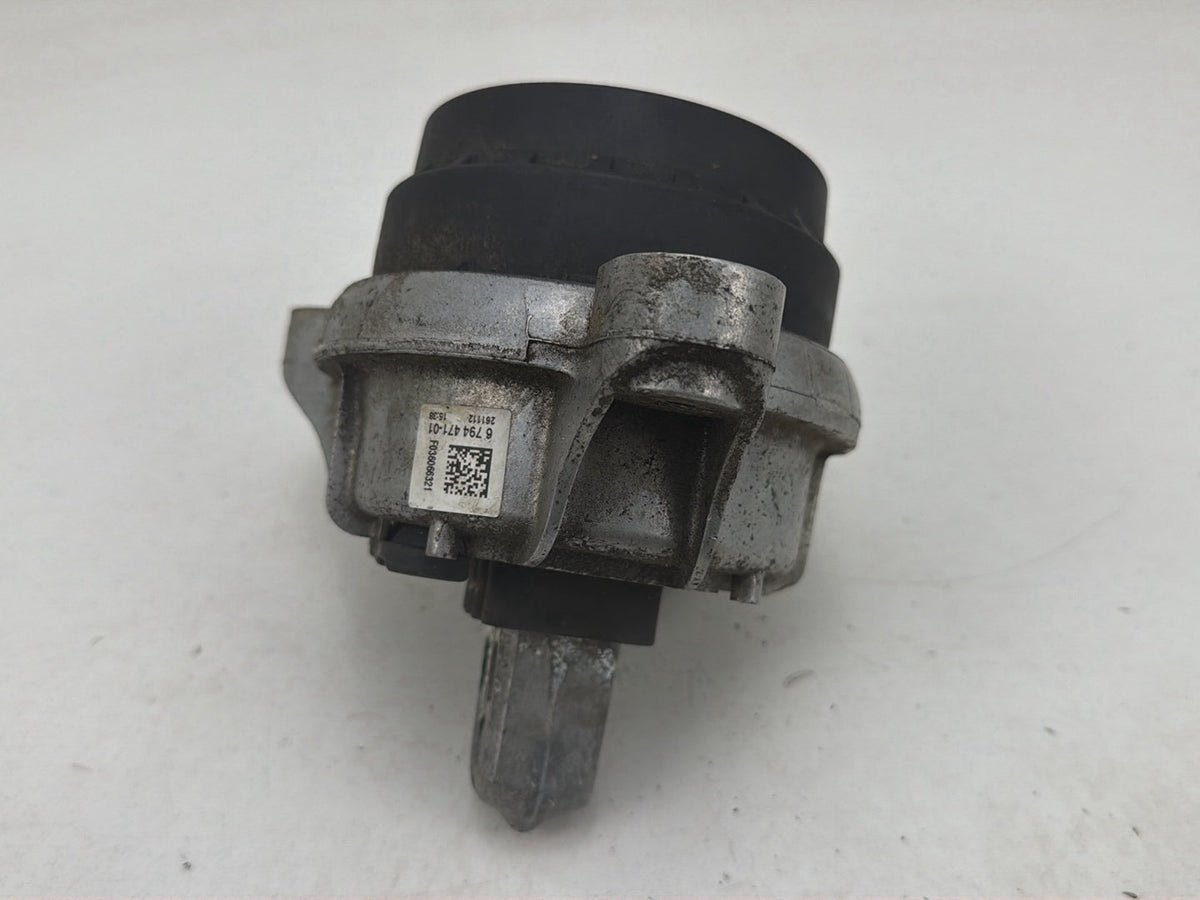 2012-2016 BMW 528i F10 Front Left Engine Mount 6 794 471-01 OEM