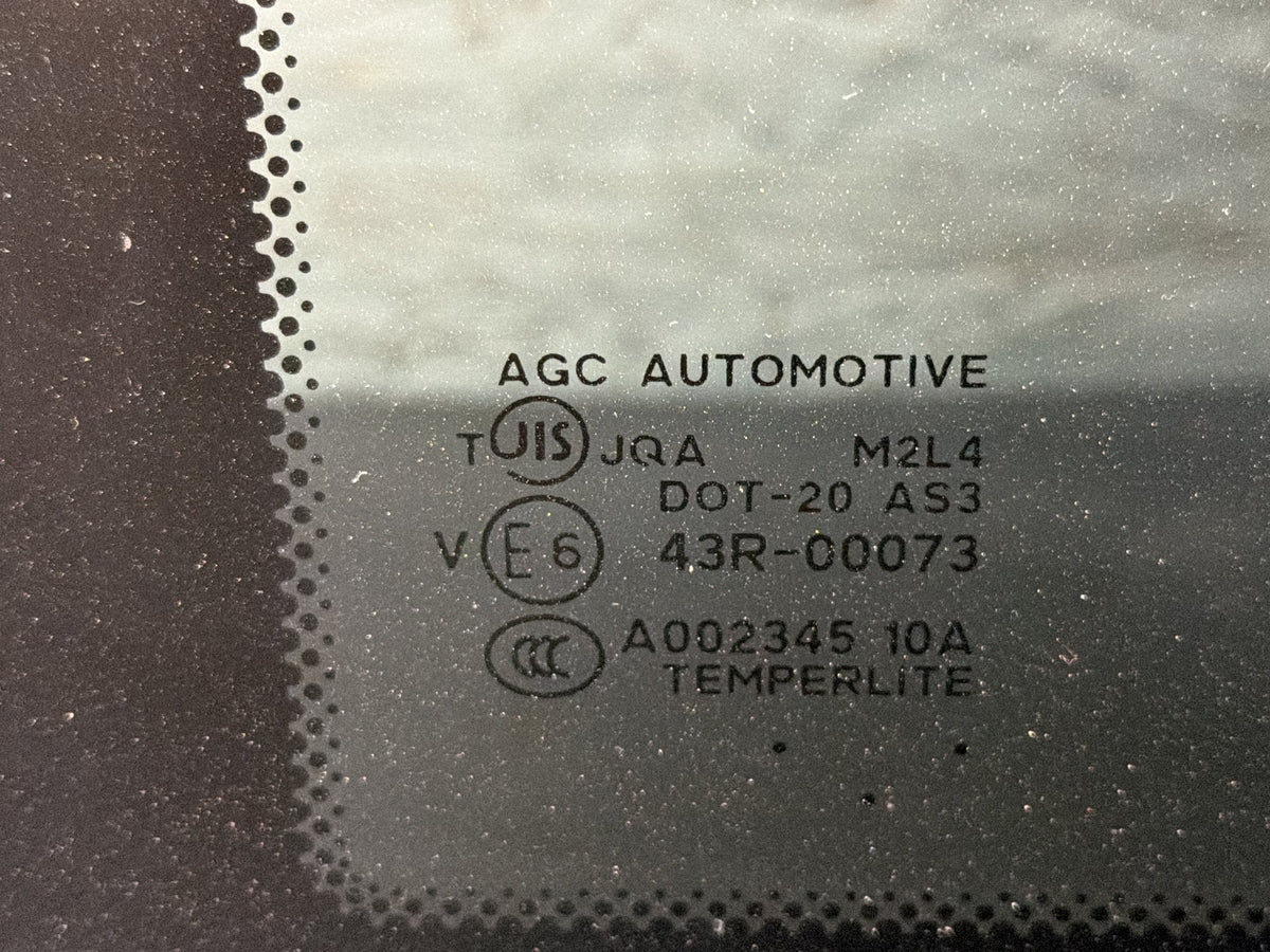 2011-2013 Infiniti QX56 Upper Sunroof Sun Roof Window Glass 43R-00073 OEM