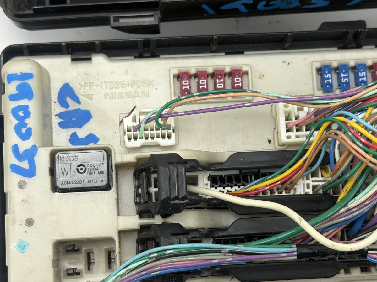 2010-2013 Infiniti G25 Fuse Box Relay Module 7154-9230-30 OEM