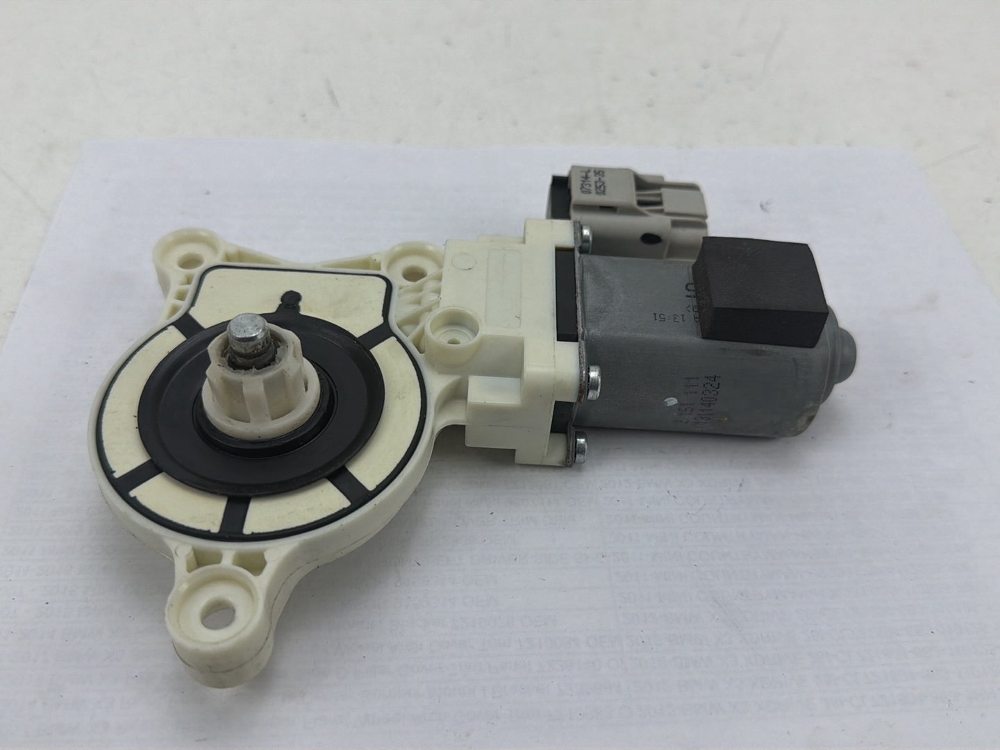2013-2018 Dodge Ram 1500 Front Right Passenger Window Lift Motor OEM