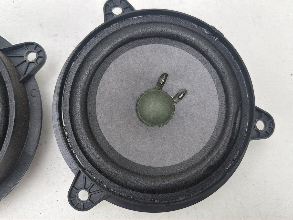 2011-2013 Infiniti G37 Door Audio Speaker Pair Set 264416 OEM