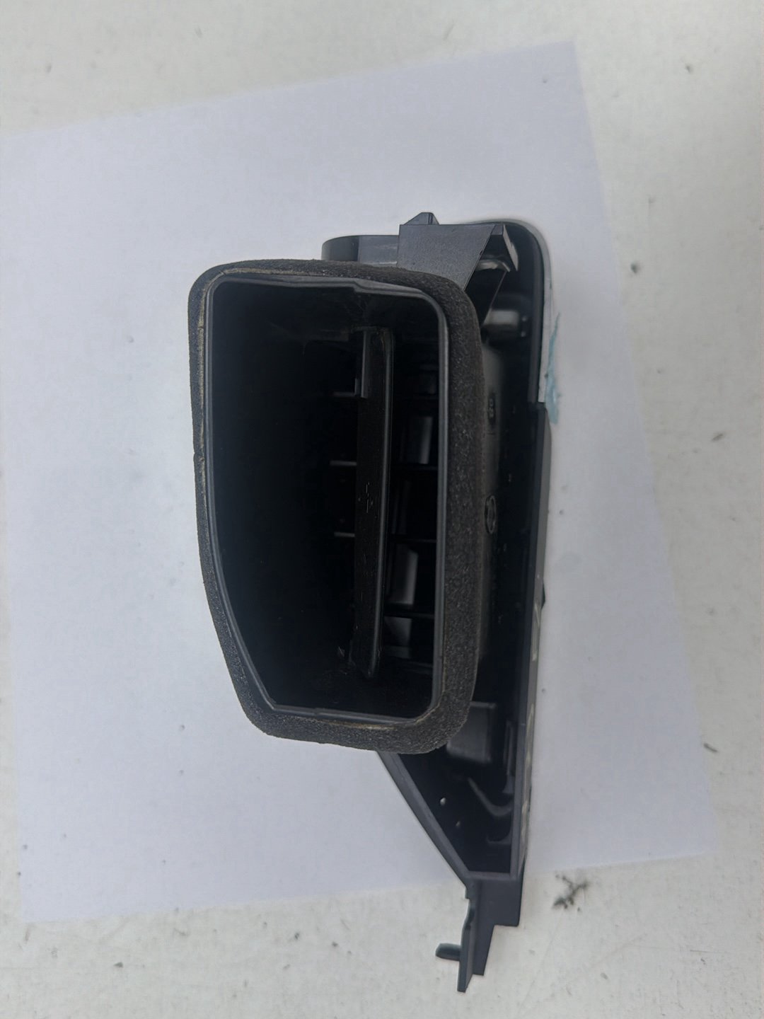 2017-2020 Jaguar F-Pace Front Left Driver Side Outer Dashboard HVAC Air Vent OEM