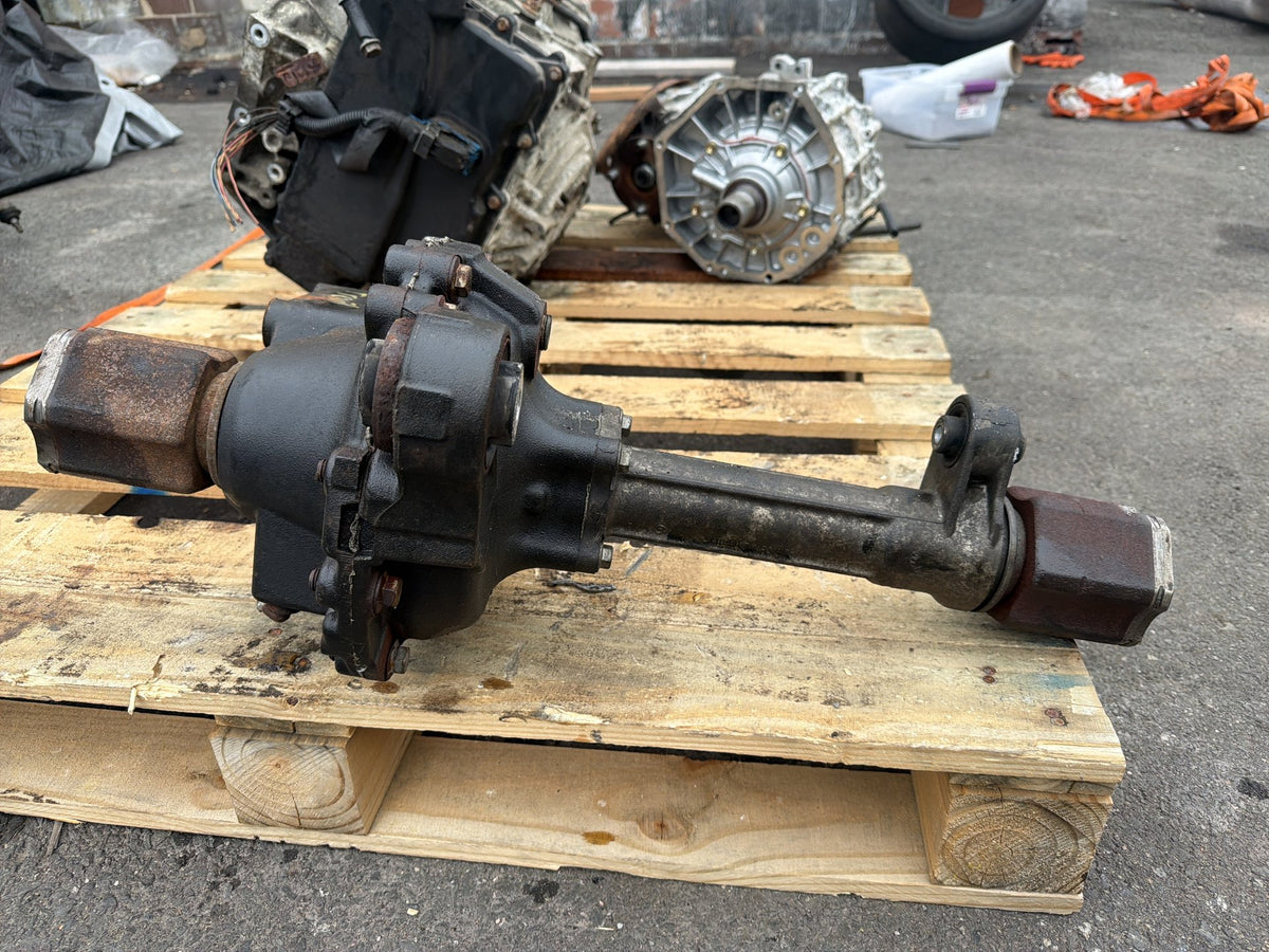 2010-2013 Land Rover Range Rover Sport 4WD Front Differential Axle Carrier OEM