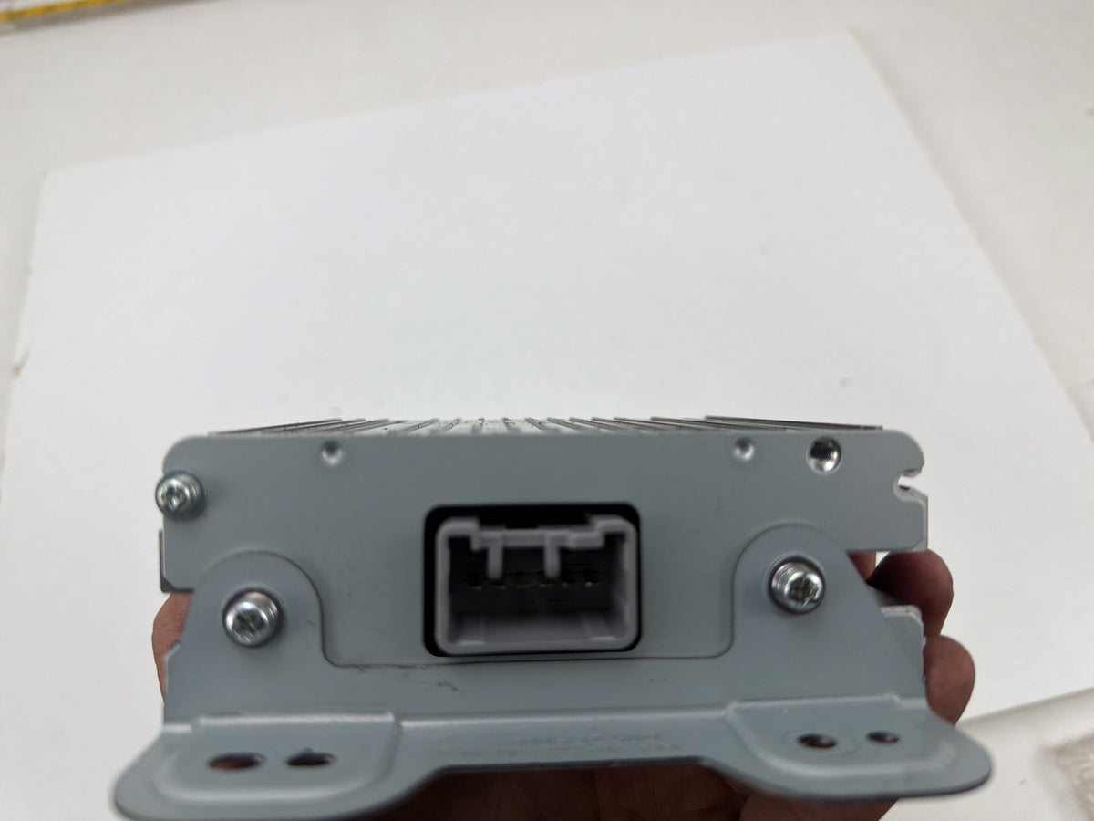 2006-2012 Mercedes-Benz R350 Power Inverter Module A2049820020 OEM