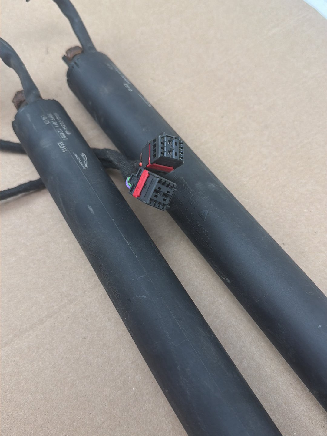 2017-2020 Jaguar F-Pace Trunk Power Liftgate Strut Shock Set HK83-70354-AD OEM