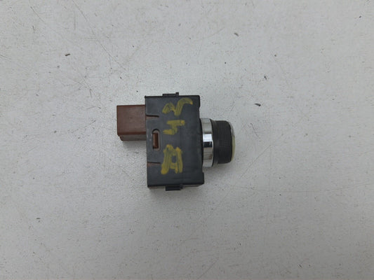 2008-2013 Infiniti G37 Front Right Passenger Side Heated Seat Control Switch OEM