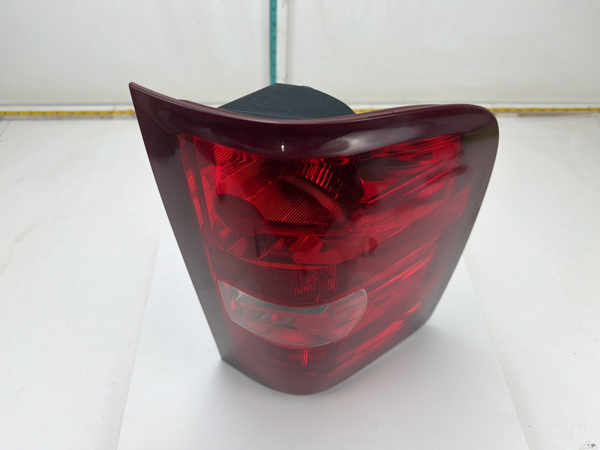 2007-2013 Chevrolet Silverado 1500 Right Passenger Side Tail Light 25958483 OEM
