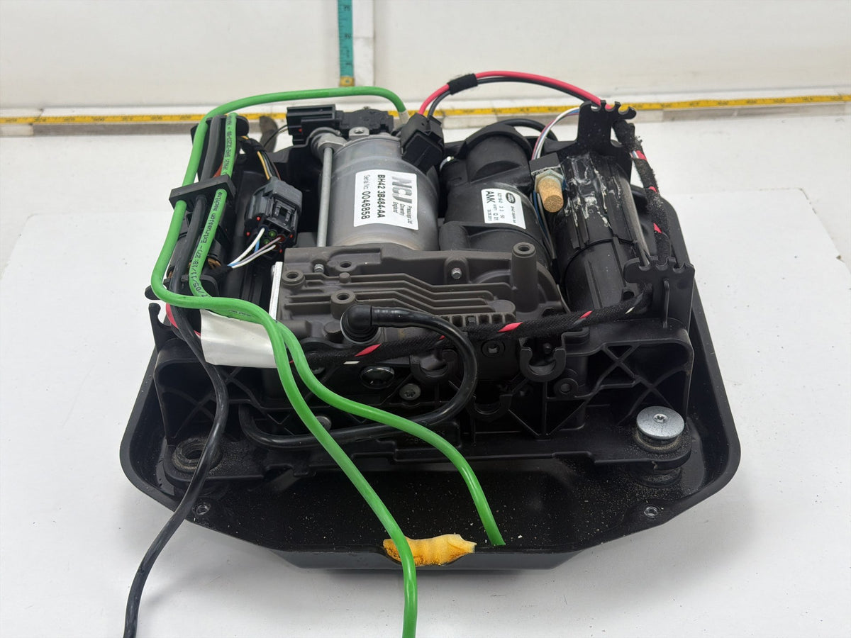 2010-2012 Land Rover Range Rover L322 Air Ride Suspension Compressor Pump OEM