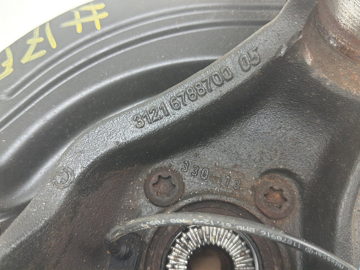 2012-2015 BMW X1 E84 Right Front Spindle Knuckle Hub 31216788700 OEM
