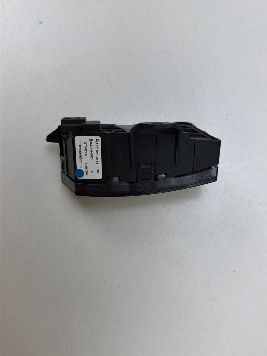 2007-2013 Mercedes-Benz S-Class W221-Front Left Door Lock Switch 2218213051 OEM