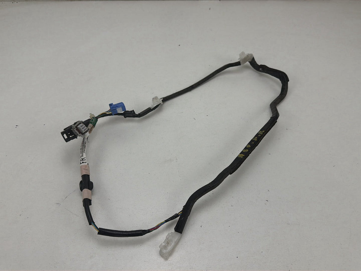 2010-2015 Toyota Prius Front Right Harness Electrical Key Wire 89746-47040 OEM