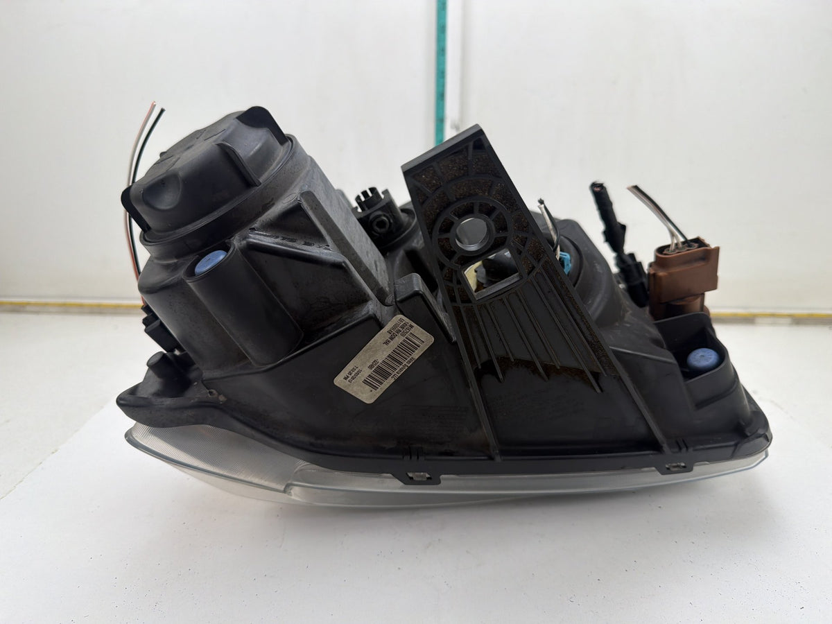 2014-2021 Jeep Grand Cherokee Front Right Passenger Side Headlight M167509 OEM