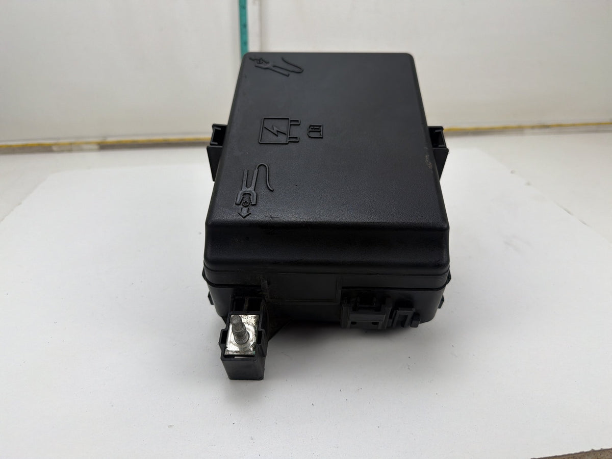 2014-2021 Maserati Quattroporte Rear Trunk Battery Pre-Fuse Box Block OEM