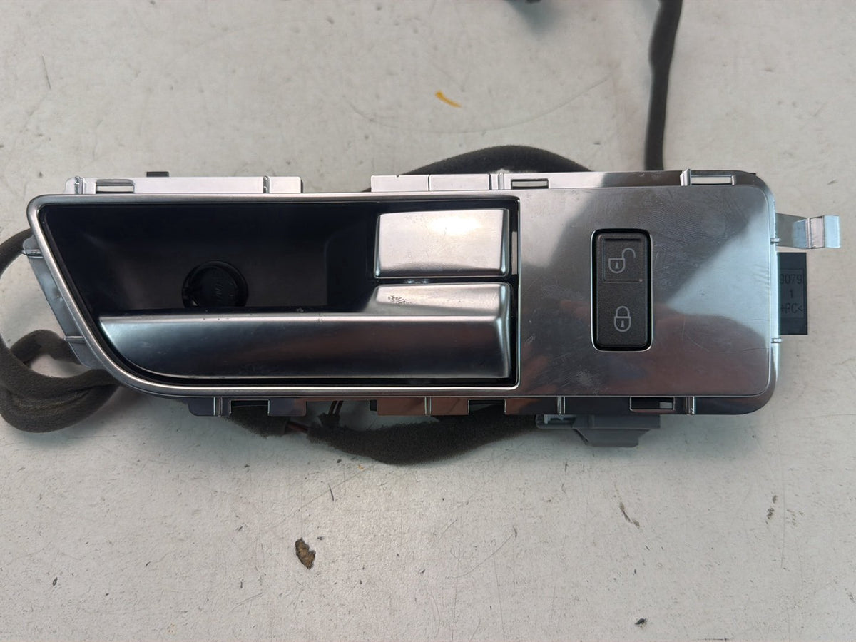2010-2013 Land Rover Range Rover Right Front Door Interior Handle AH22-14017 OEM