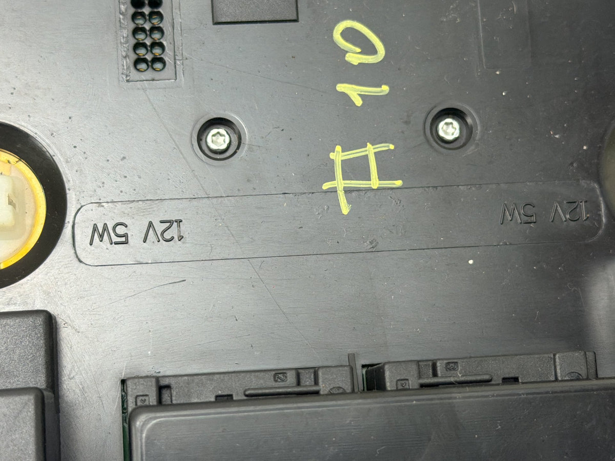 2006-2012 Mercedes-Benz R350 Front Overhead Console Dome Map Light Switch OEM