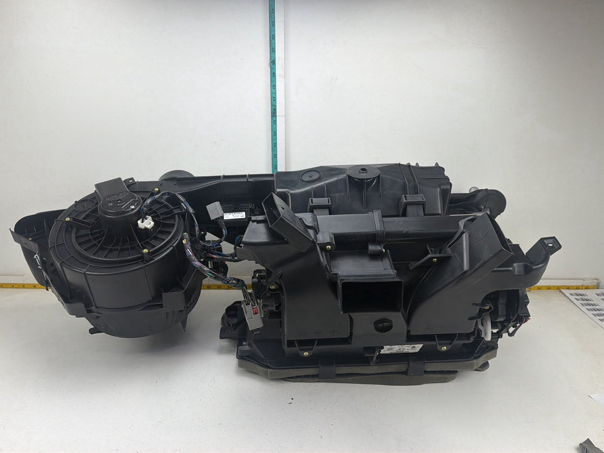 2014-2017 Maserati Ghibli M157 Front HVAC Heater Blower Motor Housing Box OEM