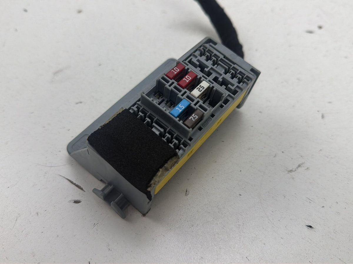 2014-2017 Maserati Ghibli Dashboard Instrument Panel Cabin Fuse Relay Box OEM