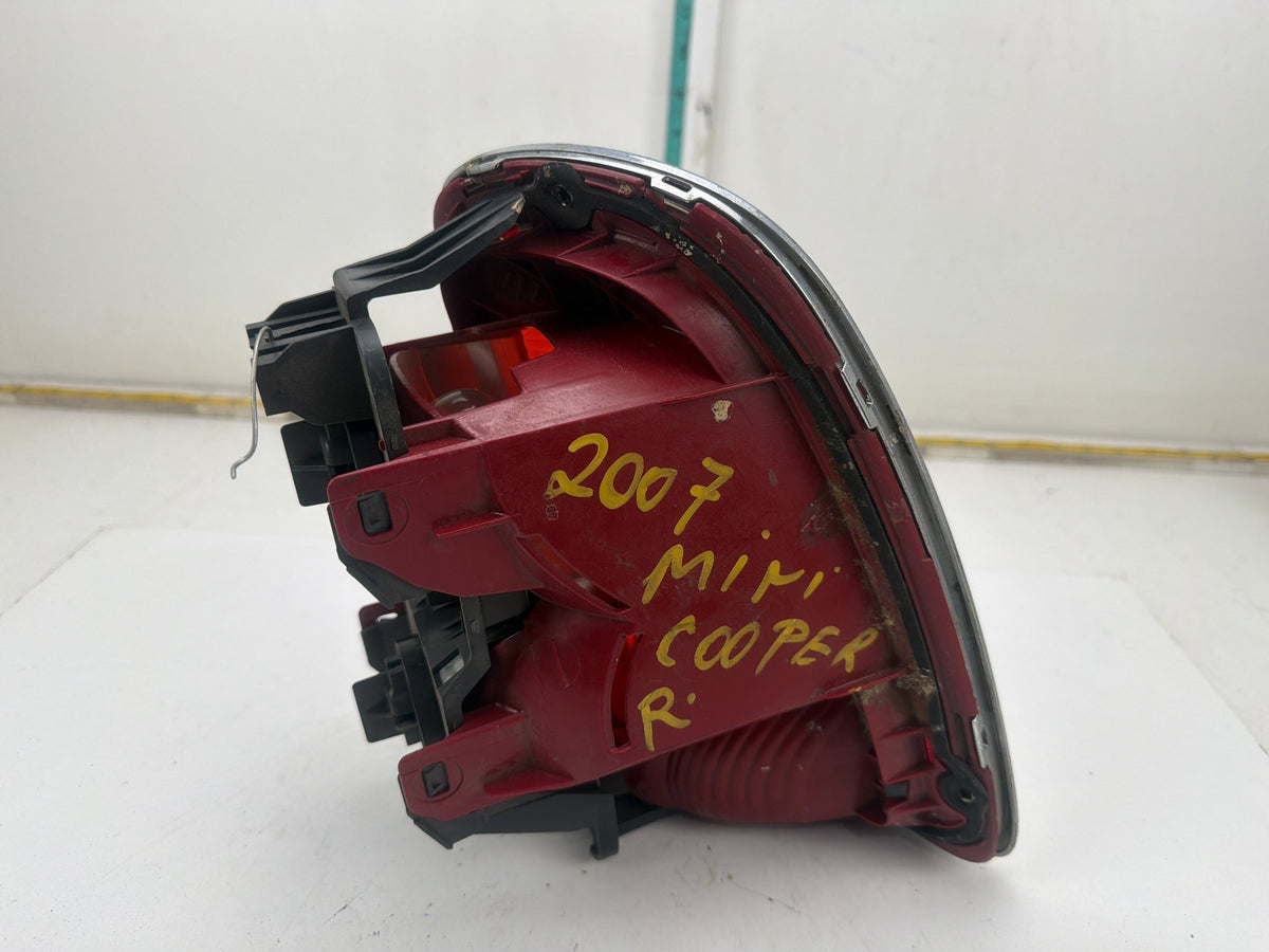 2007-2010 Mini Cooper R56 R57 Rear Right Tail Light Lamp 2751308 OEM