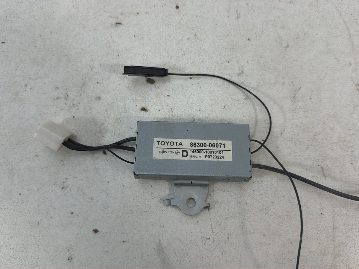 2007-2011 Toyota Camry XV40- Radio Antenna Amplifier 86300-06071 OEM