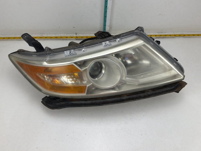 2011-2013 Honda Odyssey Front Right Passenger Headlight OEM