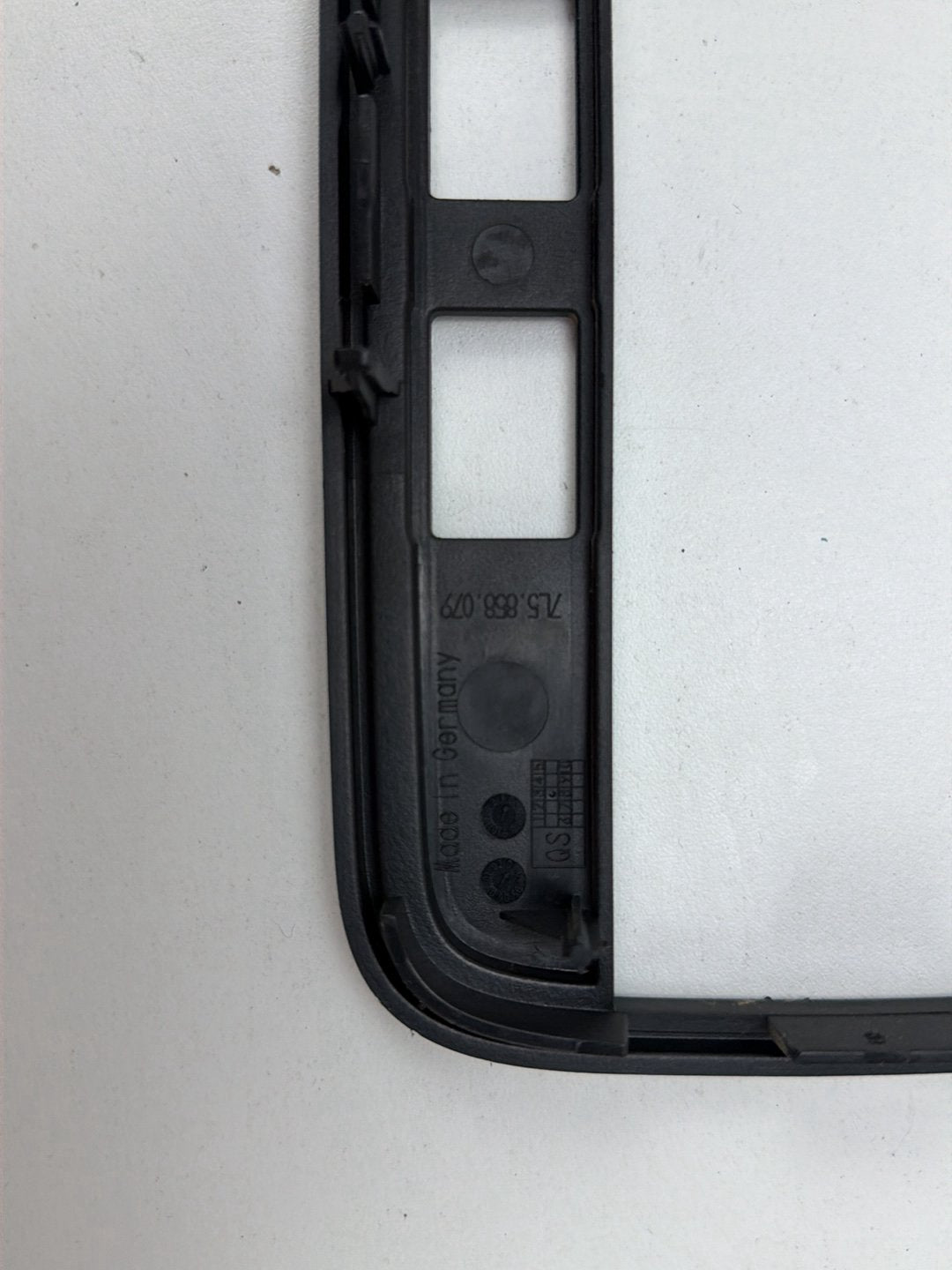 2003-2006 Porsche Cayenne Radio Trim Surround Bezel Cover Trim 7L5858079 OEM