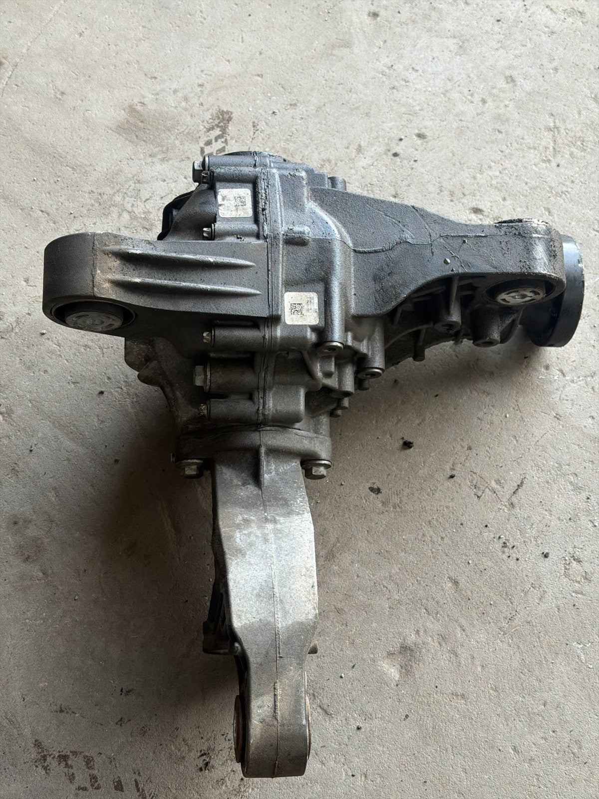 2011-2015 Jeep Grand Cherokee 3.6L 168K Front Differential Axle Carrier OEM