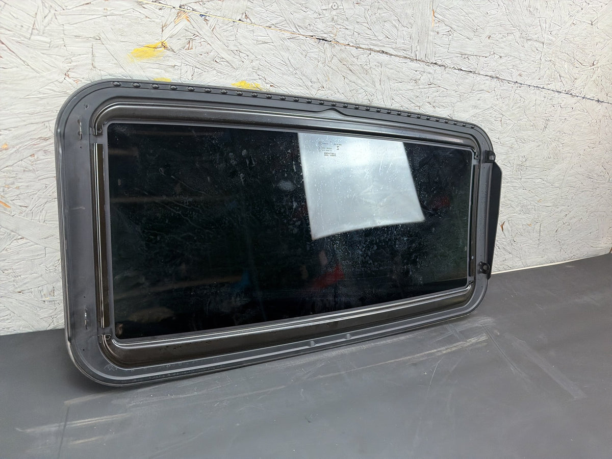 2011-2018 Volvo S60 Upper Sunroof Sun Roof Moon Roof Window Glass 31352066 OEM