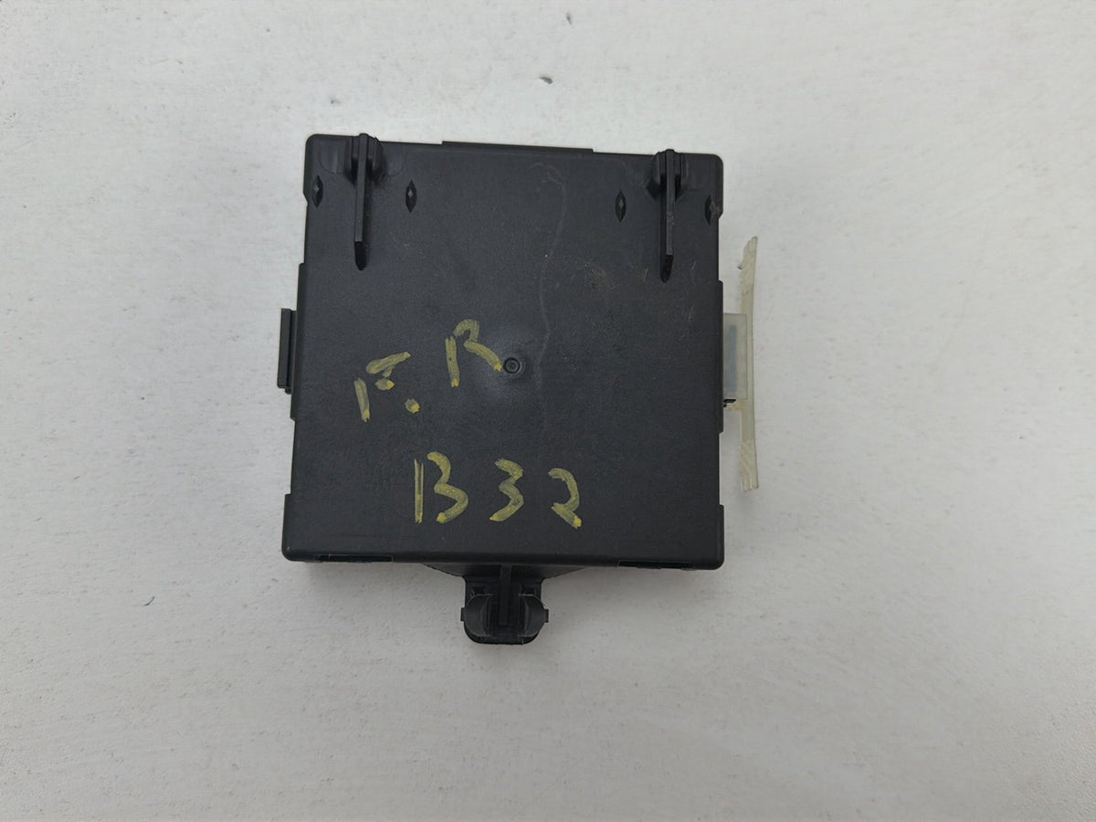 2010-2013 Mercedes-Benz E-Class-Front Right Door Control Module A2079001000 OEM