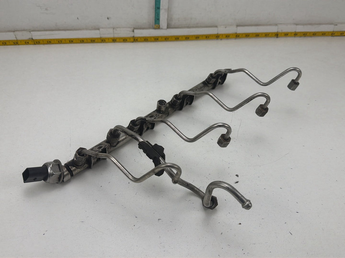 2009-2015 BMW 750i Right Side Fuel Injection Rail Line w/ Injectors 7537319 OEM