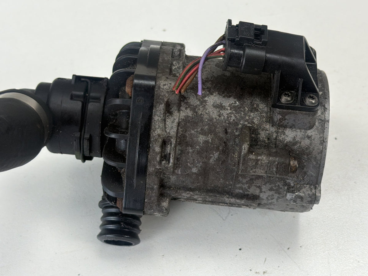 2007-2013 BMW 328i 528i Electric Engine Water Pump W/Coolant Return Hose OEM OEM