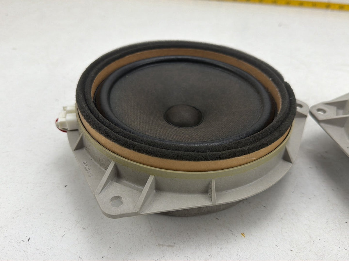 2003-2005 Toyota 4Runner Rear Left & Right Side Door Audio Speaker Set of 2 OEM