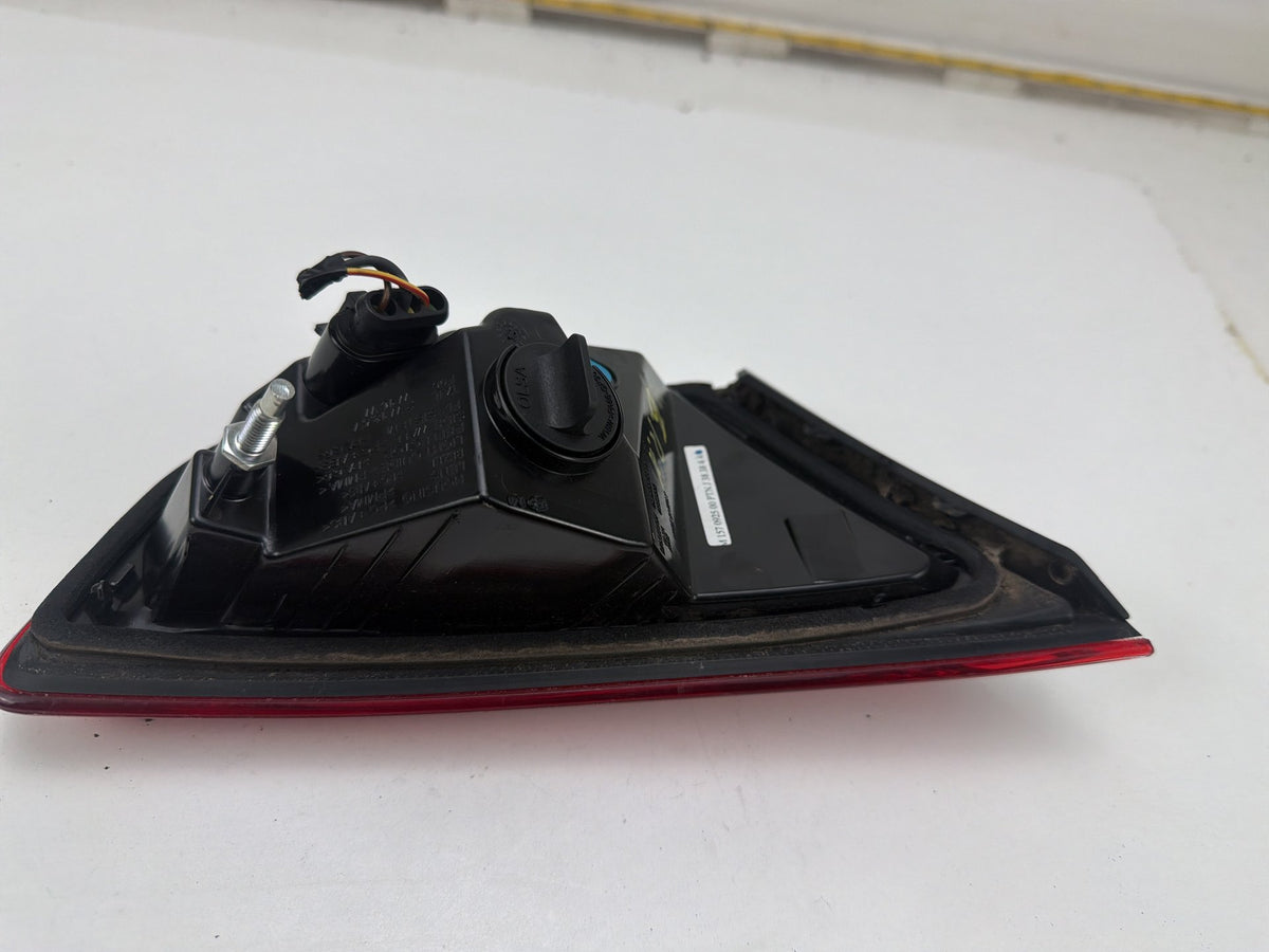 2014-2017 Maserati Ghibli Rear Right Trunk Lid Inner Tail Light 06700046630 OEM