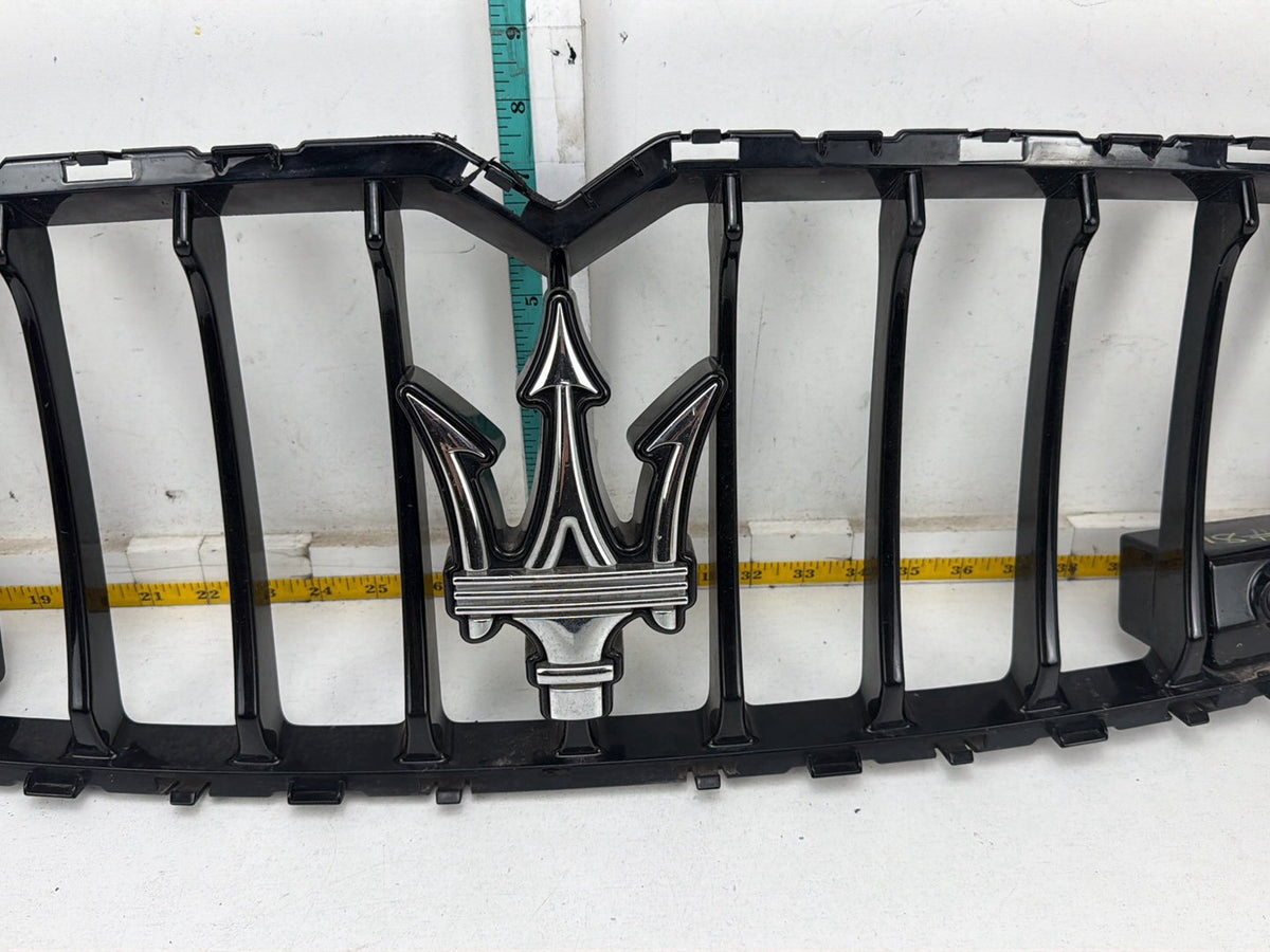 2014-2017 Maserati Ghibli Front Bumper Center Radiator Grille OEM