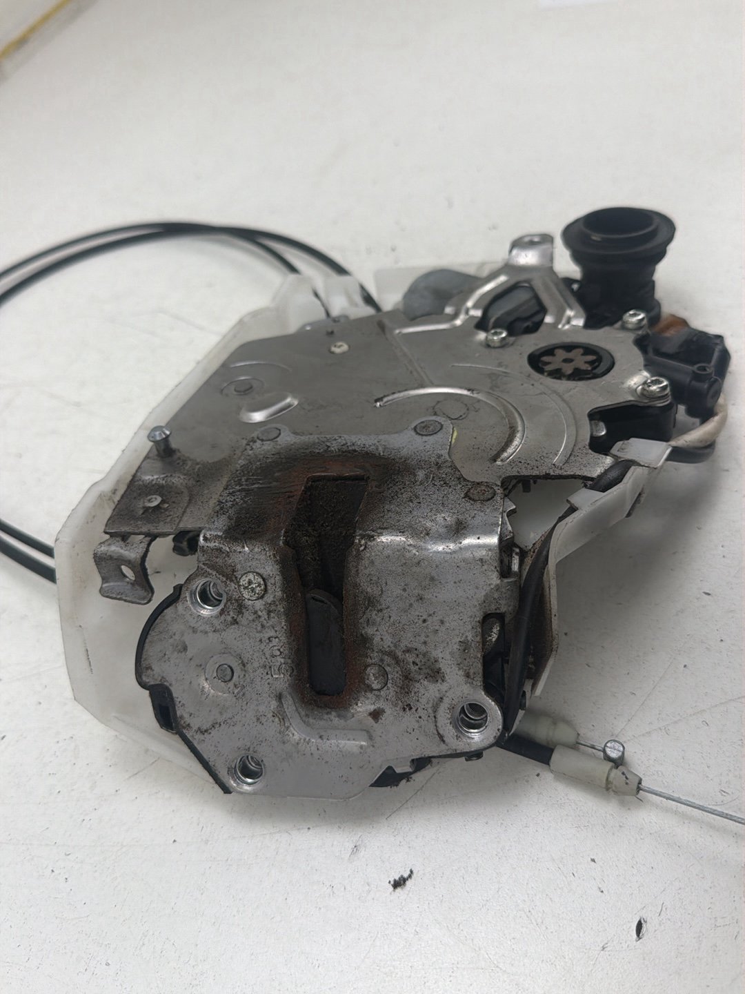 2015 - 2020 Toyota Sienna L30 - Rear Left Sliding Door Lock Latch Actuator OEM
